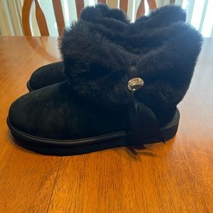 women’s black ugg boots brand new size 7